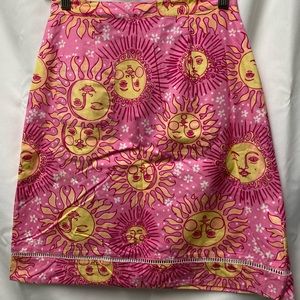 Lilly Pulitzer sun print skirt. Longer hem in great condition